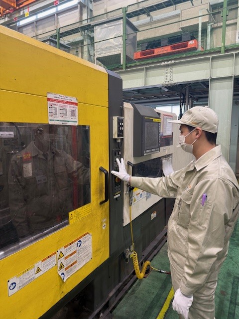 西島君（成形機）